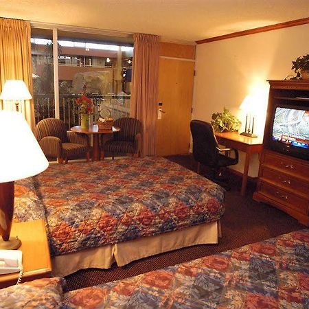 Boulder Outlook Hotel & Suites חדר תמונה