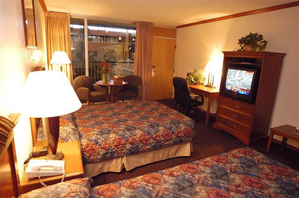 Boulder Outlook Hotel & Suites חדר תמונה